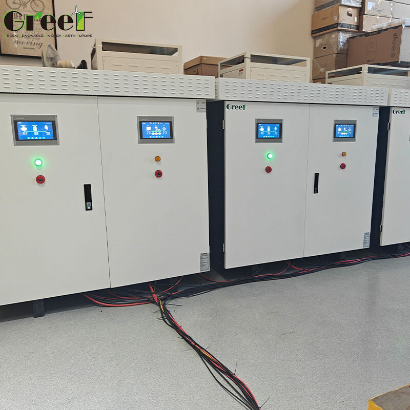 エネルギー管理ソリューション向け、グリッド監視と5年保証付きLCDタッチスクリーン搭載オンサイトコントローラー